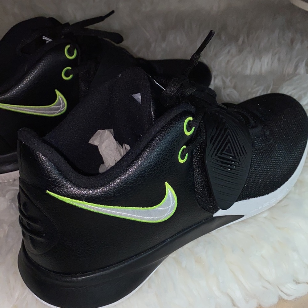 Nike Kyrie Flytrap 3 Basketball Sz 8 - Picture 9 of 14